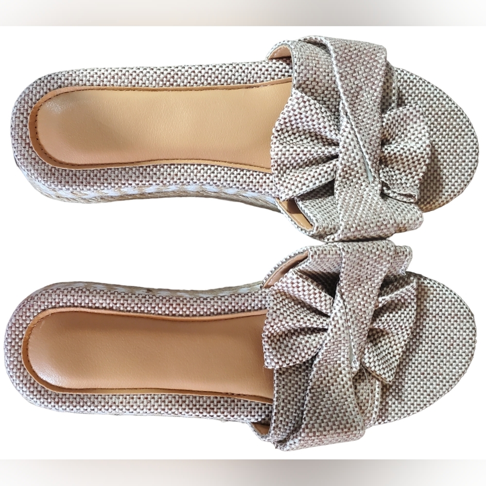 (TWO *FOR * $6) Sandals Casual Flat Womens Shoes for Beach/Pool Khaki Size 8